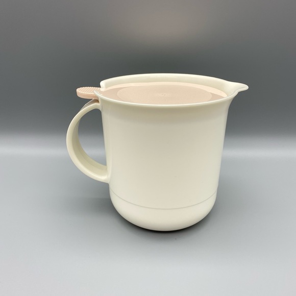 Vintage Tupperware Ivory Creamer With Pink Lid - Picture 3 of 10